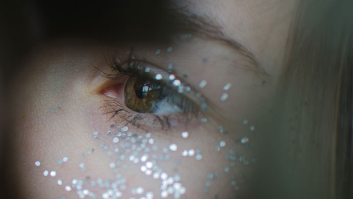 eye with glitter